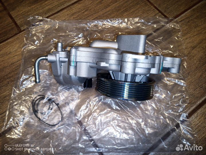 Насос водяной Jeep Grand Cherokee WK2 3,0 D CRD