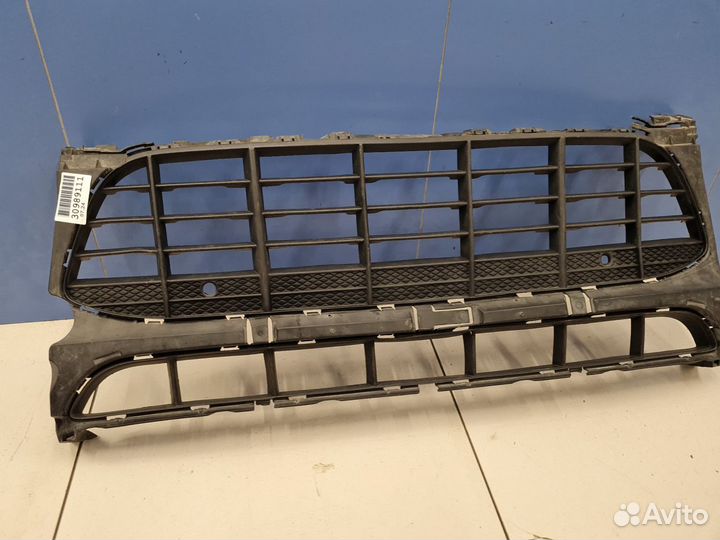 Решётка в бампер центральная Porsche Macan 2013