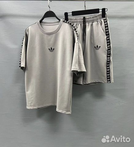Костюм с шортами и футболкой Adidas