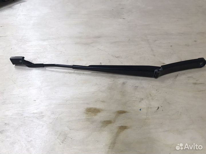 Поводок стеклоочистителя Passat CC