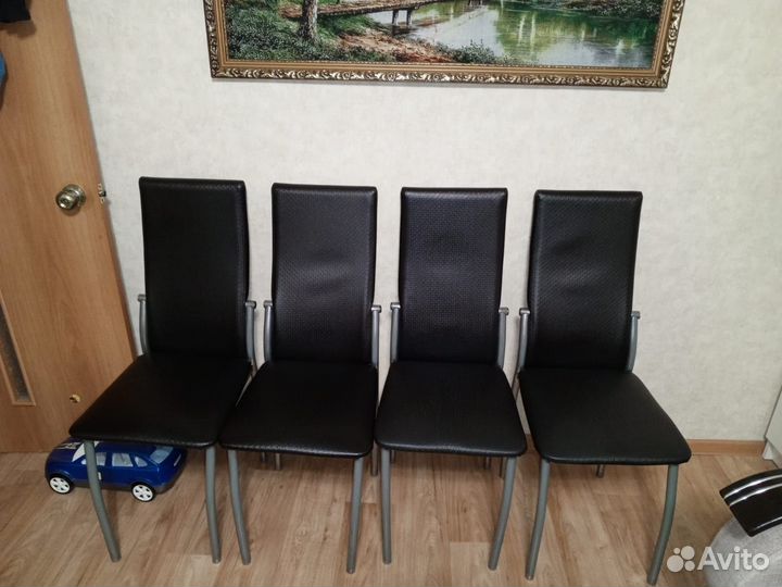 Продам кухонные стулья