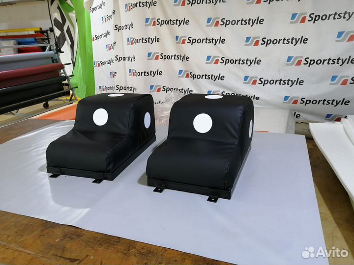 Подушка настенная из кожи или тентовой ткани