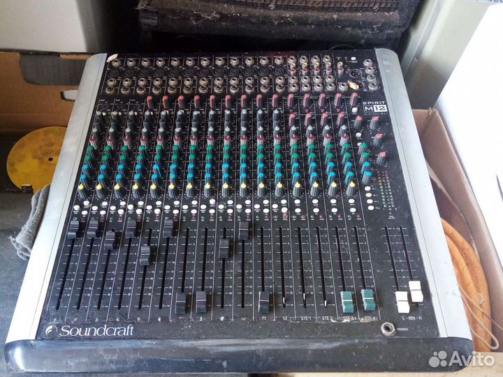 Микшерный пульт, требует ремонта