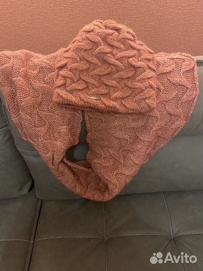 Зимняя шапка и снуд женский