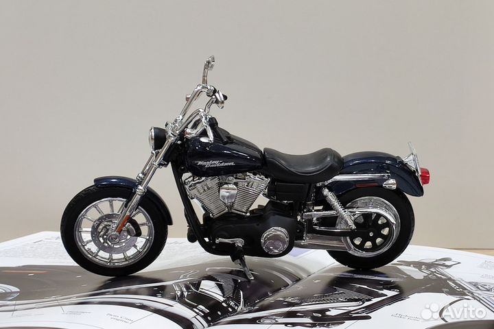 Harley Davidson 2006 fxdbi dyna street BOB 1:12