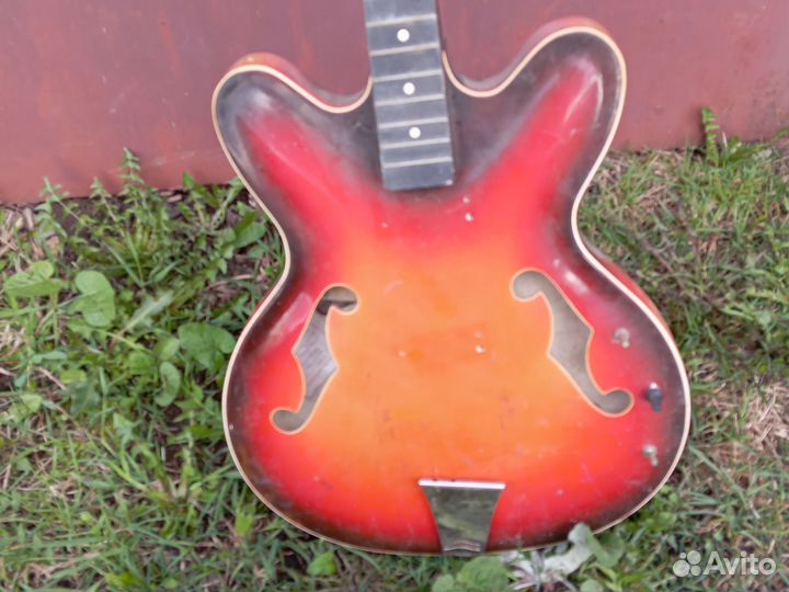Советская бас гитара