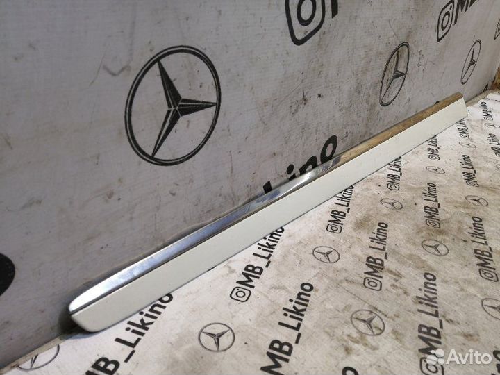 Молдинг двери передний левый Mercedes Gl X164