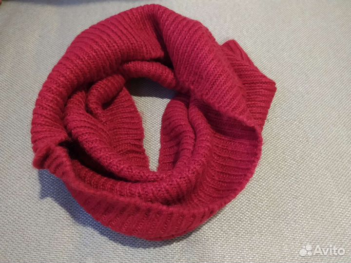 Панама женская H&M, снуд красный Stradivarius