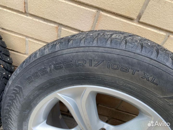 Nokian Tyres Hakkapeliitta 8 SUV 235/65 R17 T