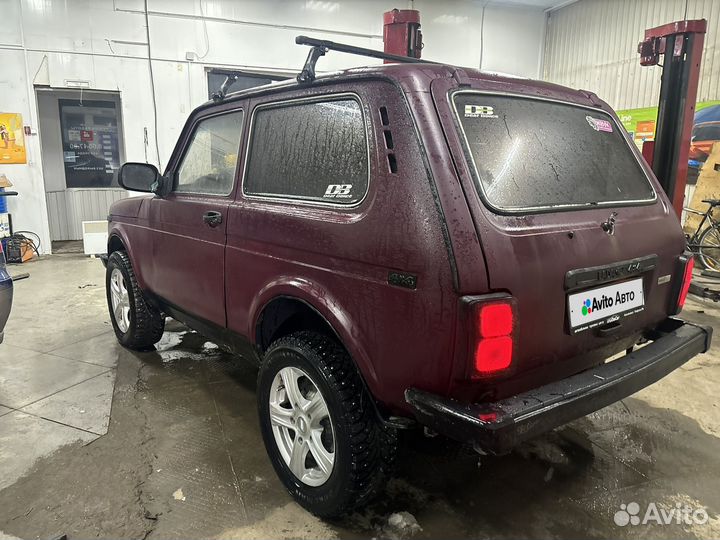 LADA 4x4 (Нива) 1.7 МТ, 2011, 240 500 км