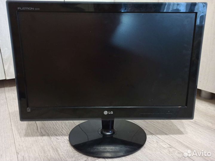 Монитор LG Flatron E2240