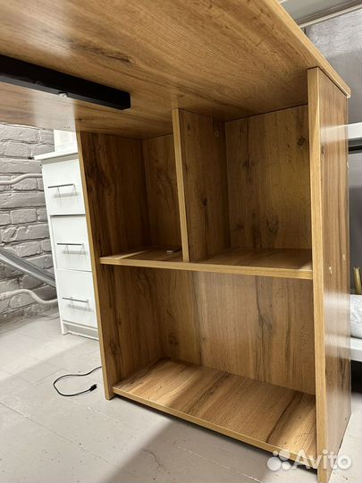 Письменный стол