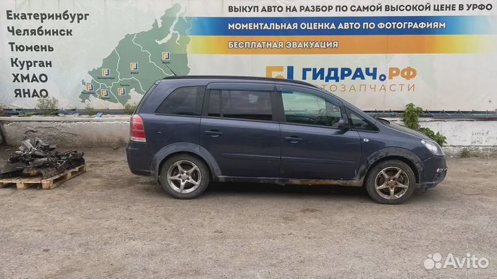 Накладка на торпедо левая Opel Zafira B 7208628