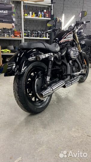 Harley-Davidson Sportster R