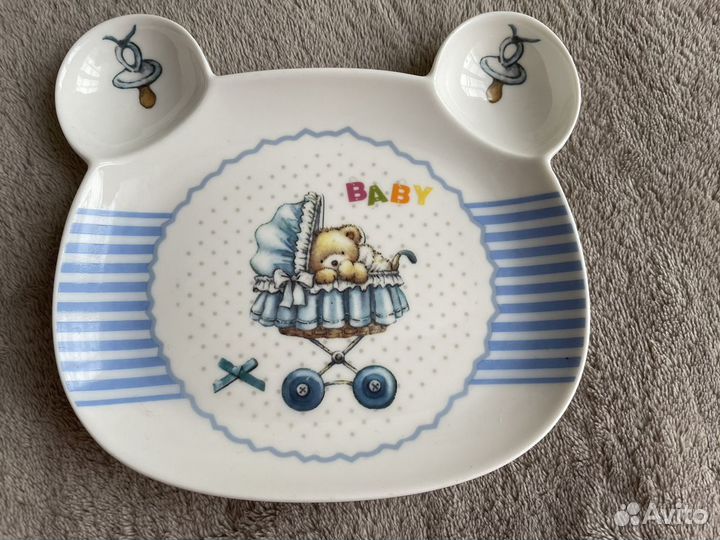 Набор детской посуды из фарфора в подарочной упако