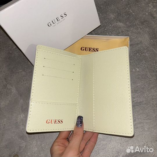 Обложка для паспорта guess