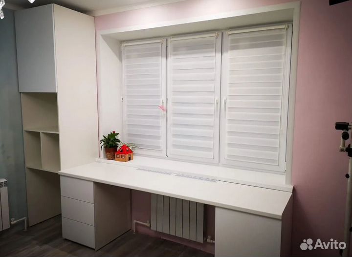 Мебель в детскую / Письменный стол