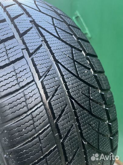 Jinyu YW52 215/55 R17 94H