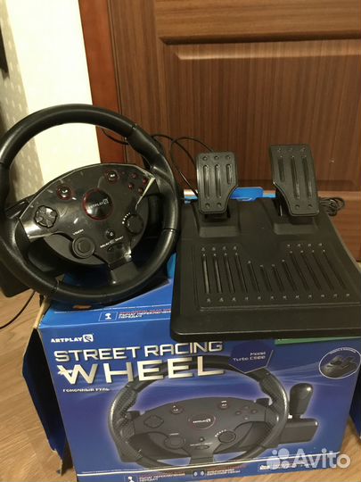 Игровой руль с педалями