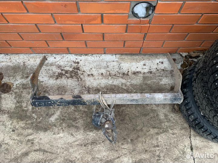 Фаркоп на renault logan