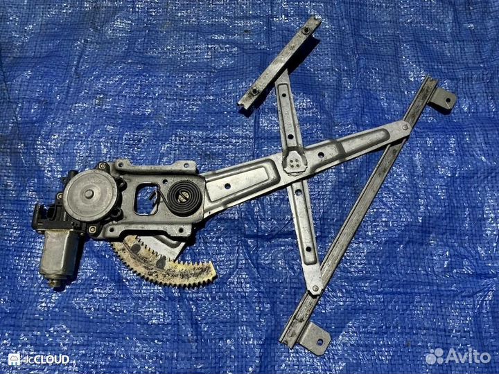 Стеклоподъемник на nissan liberty RM12