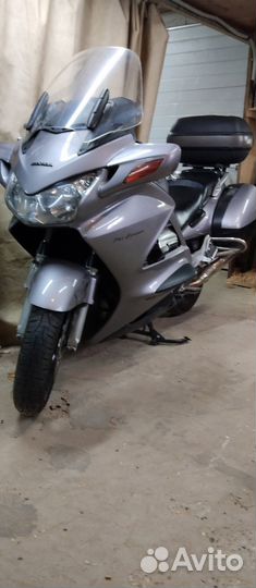 Мотоцикл honda st 1300