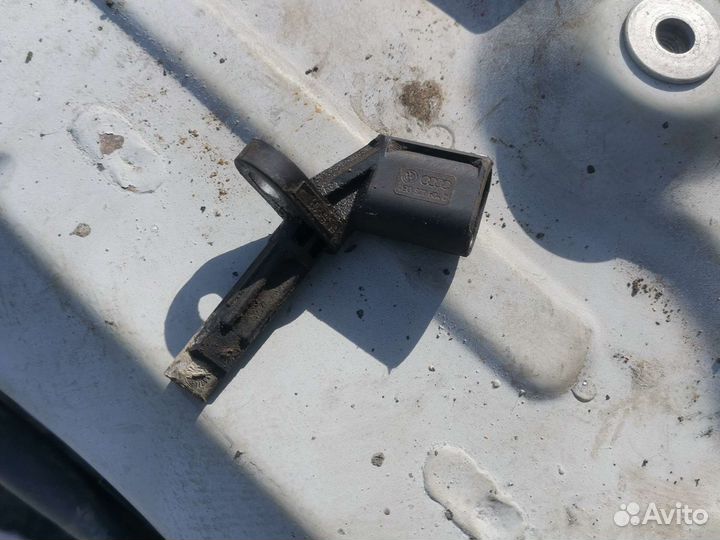 Датчик ABS передний правый Audi A6 C6