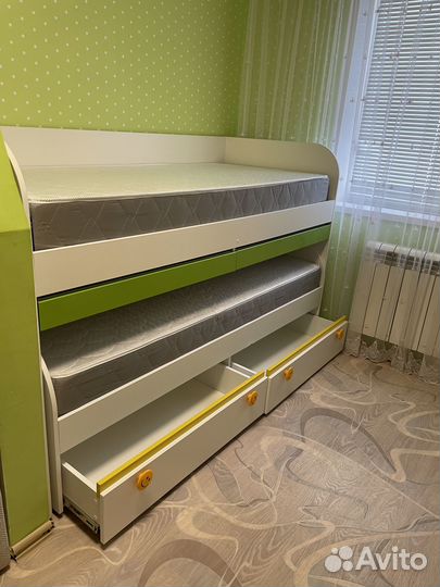 Детская кровать выдвижная, двухъярусная