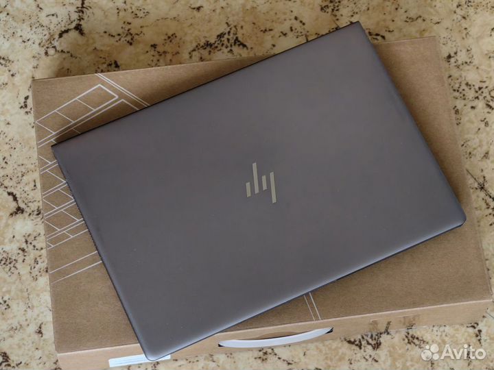 HP ZBook 14u G5 i7/18/512/Radeon pro 3100