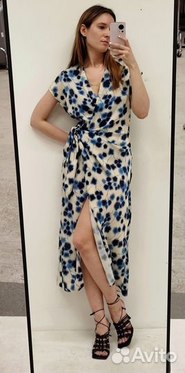 Платье на запахе