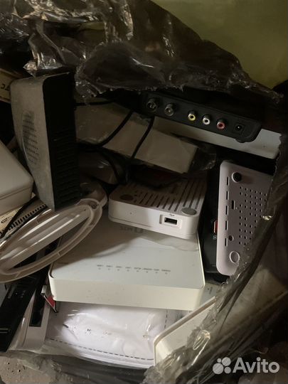 Продам Wifi роутеры и приставки
