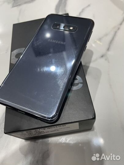 Samsung Galaxy S10e, 6/128 ГБ