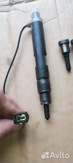 Форсунка дизельная VW Passat B5 0432193704