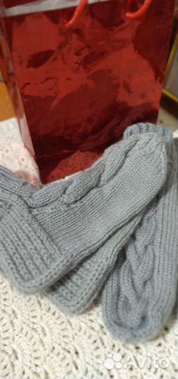 Носочки и варежки женские
