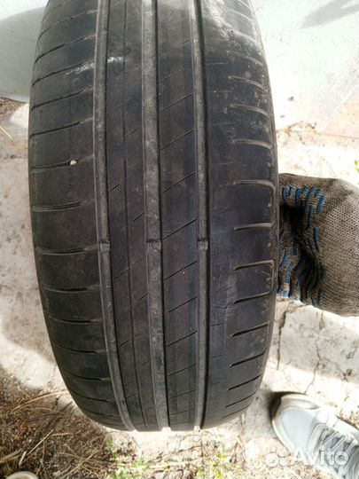 Goodyear EfficientGrip Performance 185/60 R14 82H