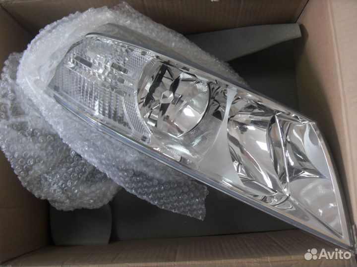 Фара передняя правая skoda Octavia 04-13