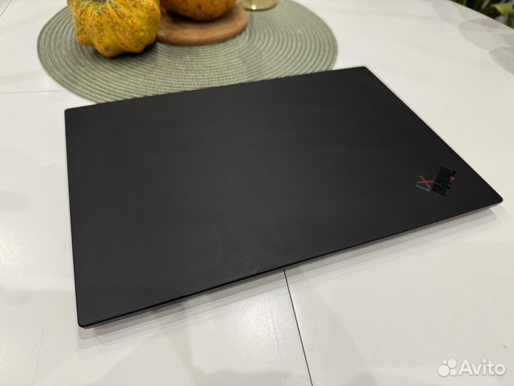 Lenovo ThinkPad X1 Carbon Gen 8 i7/16/2K