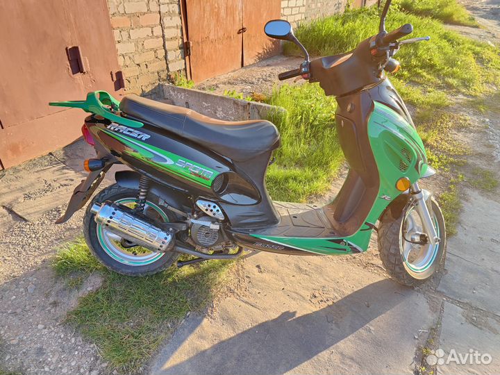 Скутер Racer Sagita