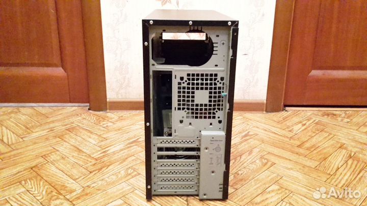 Корпус пк Gigabyte ATX черный, стальной, без бп