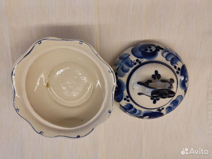 Вазочка с крышкой, масленка Гжель