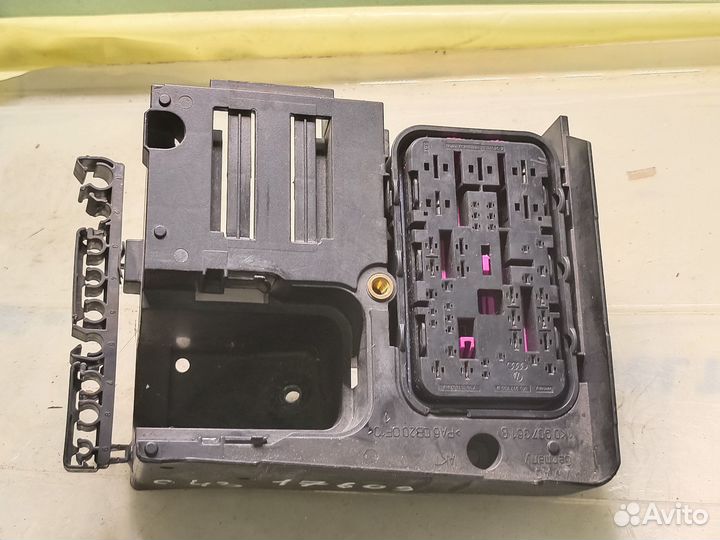 Volkswagen Golf 5 BSE блок предохранителей
