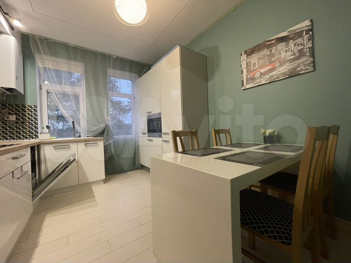 3-к. квартира, 90 м², 3/4 эт.