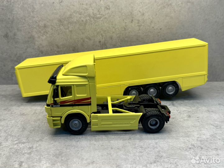 Редкая модель Mercedes-Benz 1838S 1:43 NZG Modelle