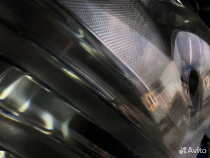 Фара передняя передняя правая Subaru Legacy BL