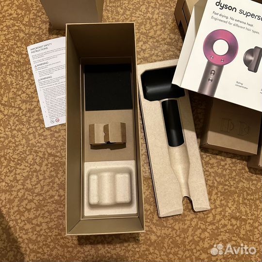 Коробка от фена Dyson Supersonic