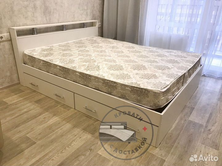 Кровать