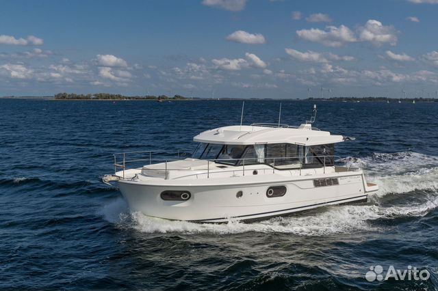 Яхта Beneteau Swift Trawler 41 Sedan