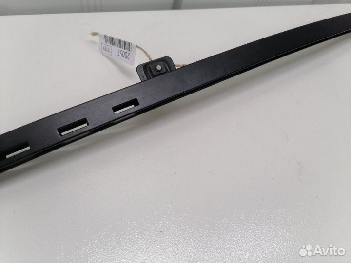 Направляющая стекла двери задняя правая Opel Astra