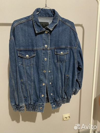 Джинсовая куртка женская