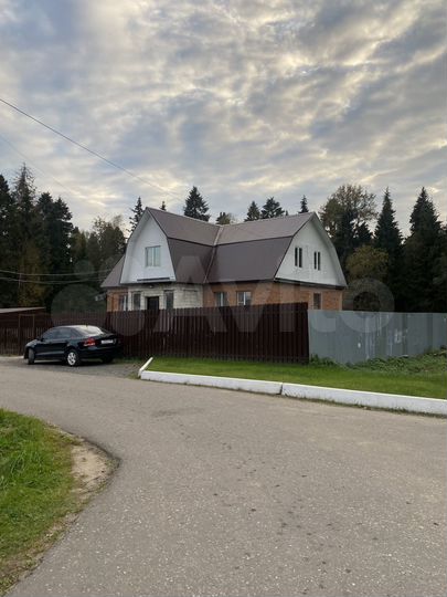 Дом 251 м² на участке 12 га